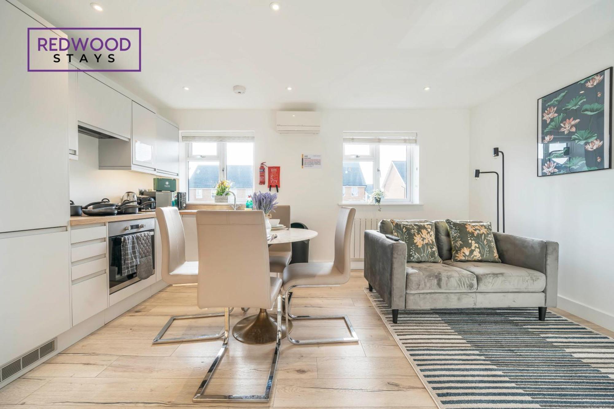 Modern Serviced Apartments For Contractors & Families With Free Parking, Wifi & Netflix By Redwood Stays Basingstoke Bagian luar foto