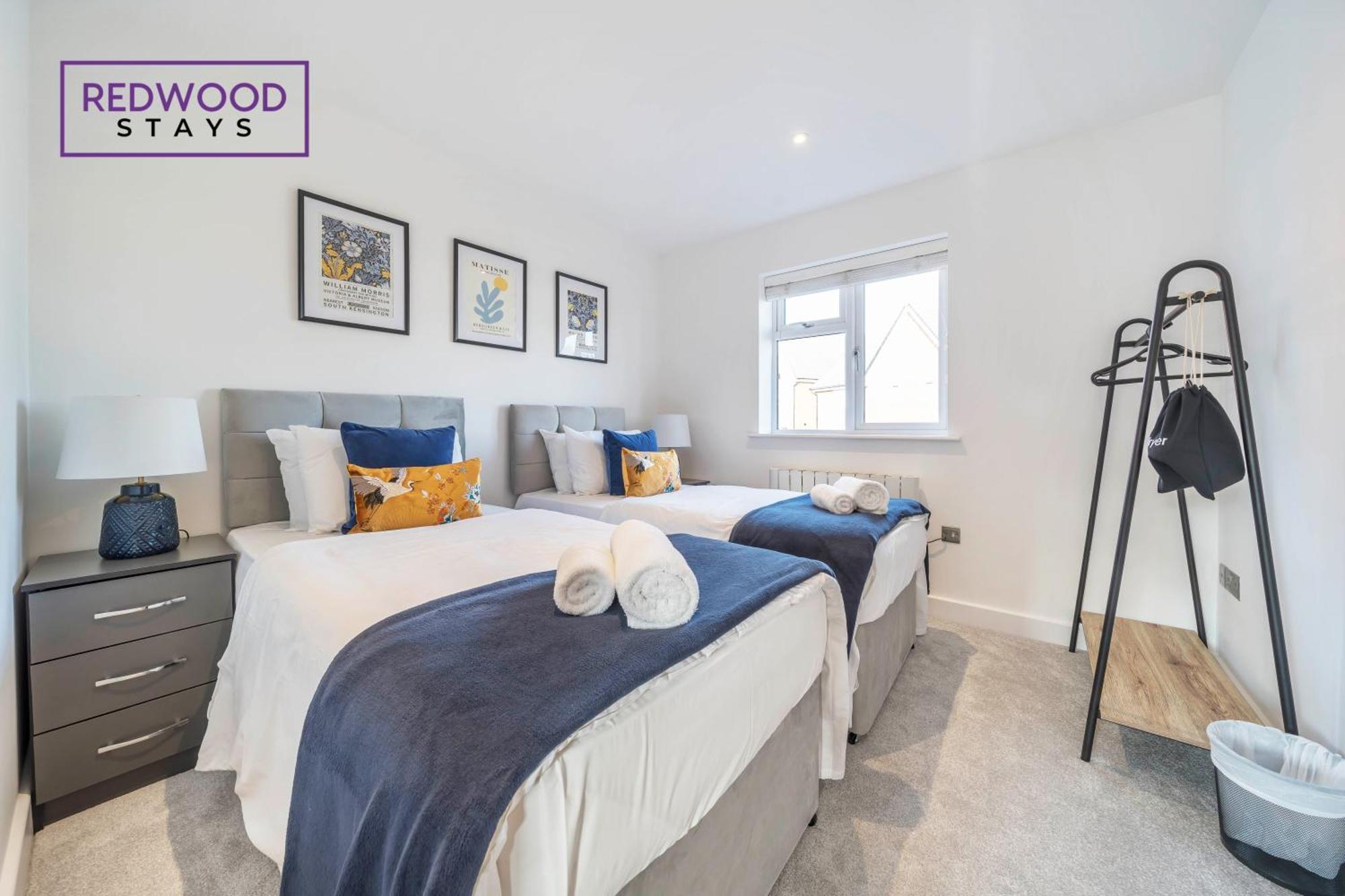 Modern Serviced Apartments For Contractors & Families With Free Parking, Wifi & Netflix By Redwood Stays Basingstoke Bagian luar foto