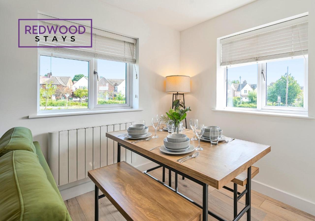 Modern Serviced Apartments For Contractors & Families With Free Parking, Wifi & Netflix By Redwood Stays Basingstoke Bagian luar foto