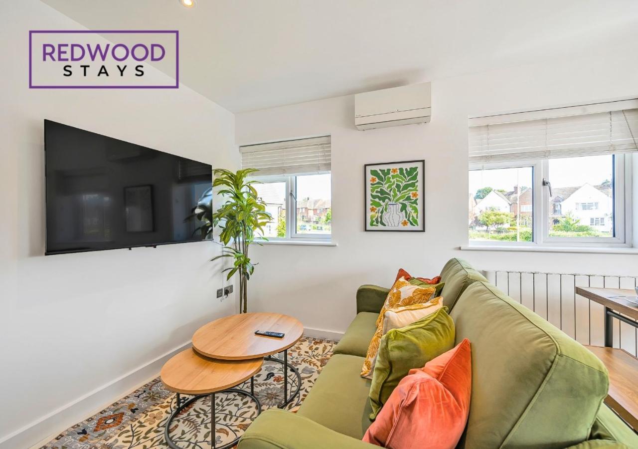 Modern Serviced Apartments For Contractors & Families With Free Parking, Wifi & Netflix By Redwood Stays Basingstoke Bagian luar foto