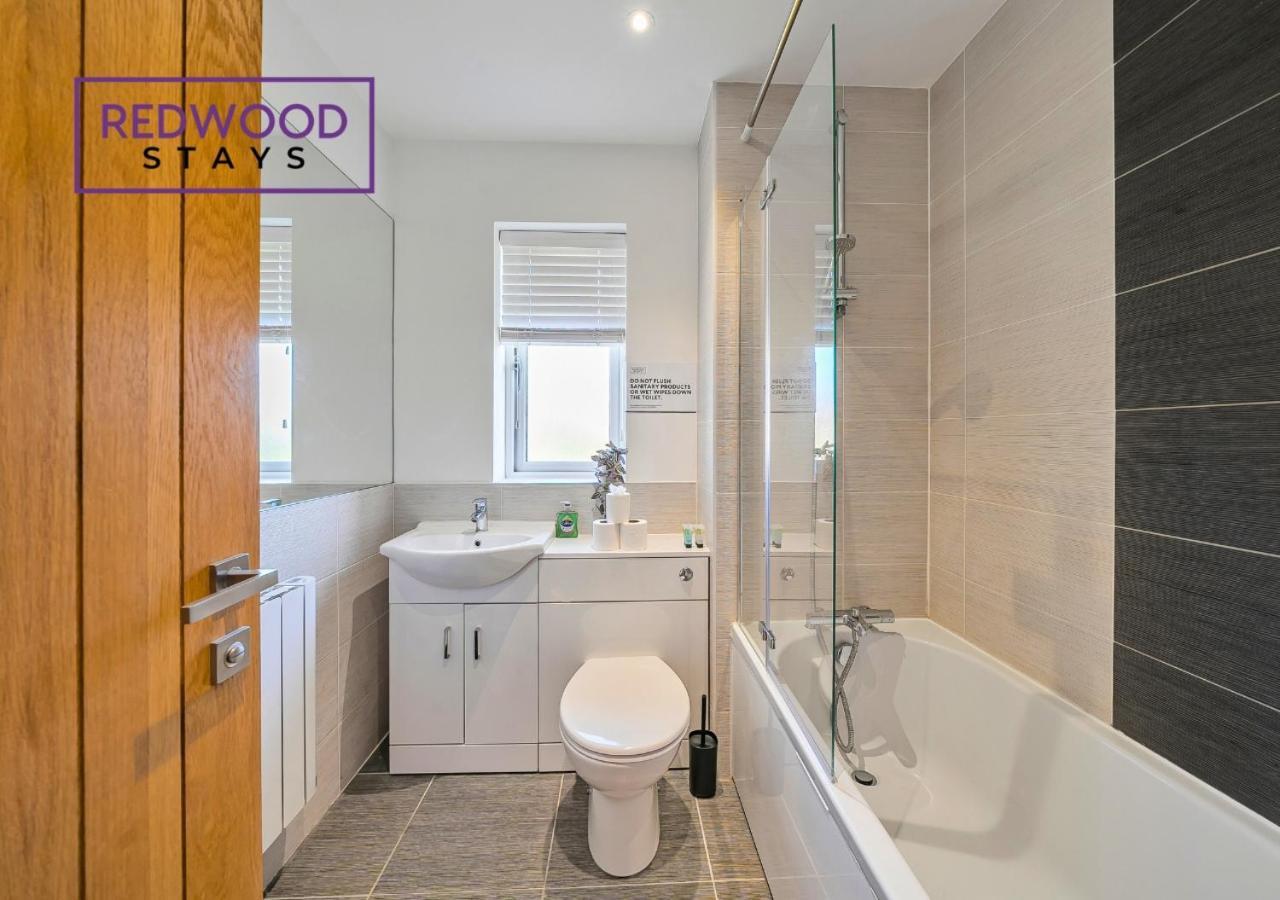 Modern Serviced Apartments For Contractors & Families With Free Parking, Wifi & Netflix By Redwood Stays Basingstoke Bagian luar foto