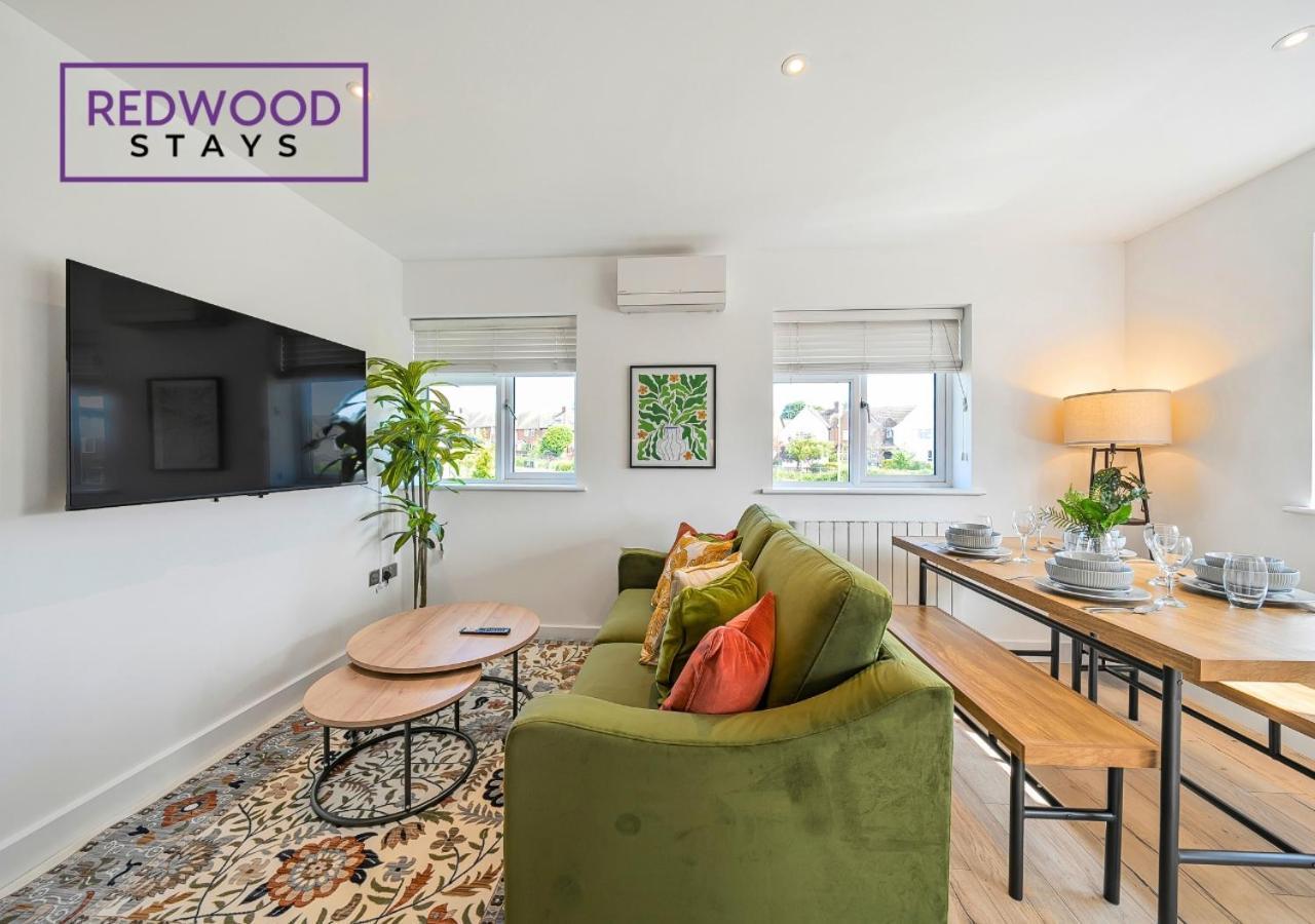 Modern Serviced Apartments For Contractors & Families With Free Parking, Wifi & Netflix By Redwood Stays Basingstoke Bagian luar foto