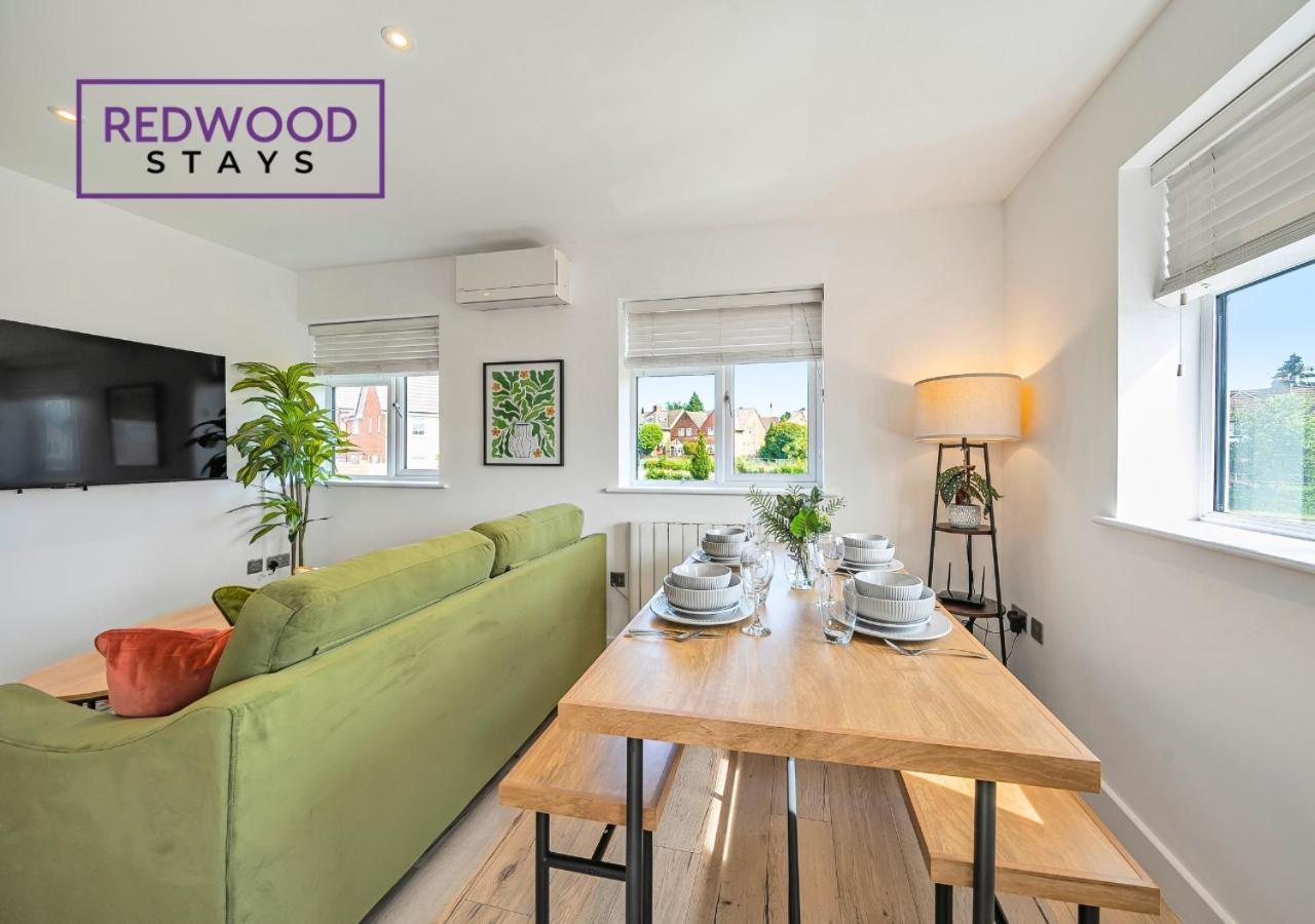Modern Serviced Apartments For Contractors & Families With Free Parking, Wifi & Netflix By Redwood Stays Basingstoke Bagian luar foto