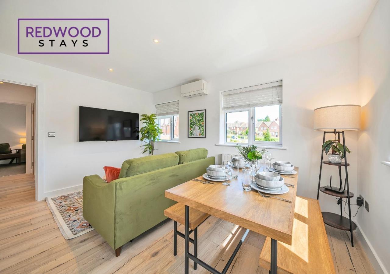 Modern Serviced Apartments For Contractors & Families With Free Parking, Wifi & Netflix By Redwood Stays Basingstoke Bagian luar foto