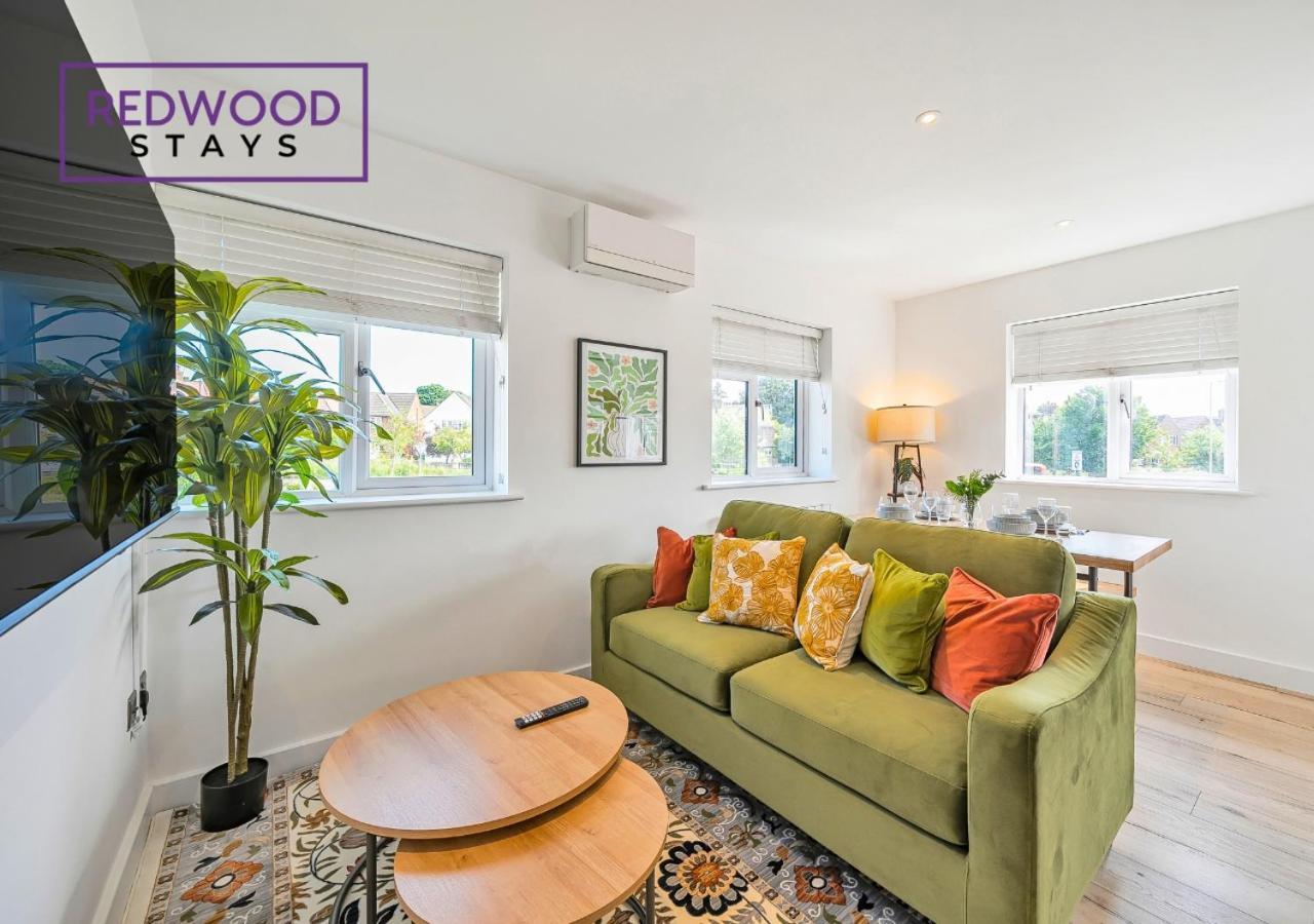 Modern Serviced Apartments For Contractors & Families With Free Parking, Wifi & Netflix By Redwood Stays Basingstoke Bagian luar foto